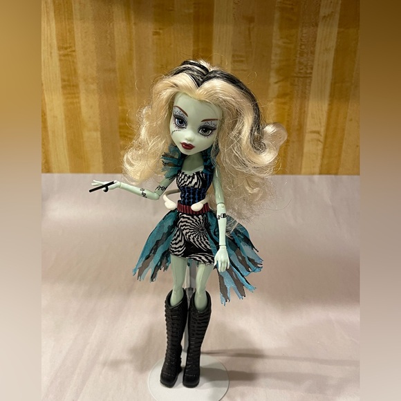 Vintage Mattel CHX98 Doll Frankie Stein 2008